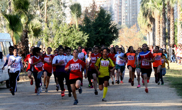 Adana'da Okullararası Kros Müsabakaları