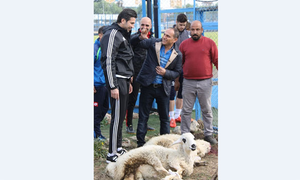 Osman Özköylü, İçin Kurban Kesildi