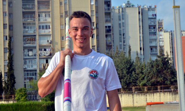 Adanalı Atletten Türkiye Rekoru