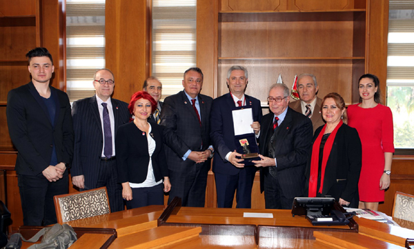 Rektör Kibara, Fair Playe Hizmet Madalyası 