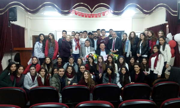 Liseli gençler, engelli bireylerle iletişim kurmayı öğreniyor