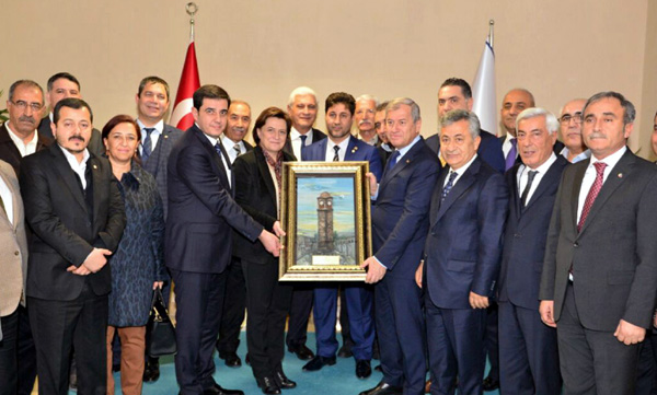 ATO Heyeti'nden, Bakan Sarıya Kutlama Ziyareti 