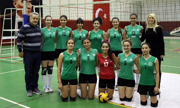 Çukurova Üniversitesi Kadın Voleybol Takımı Rakip Tanımıyor