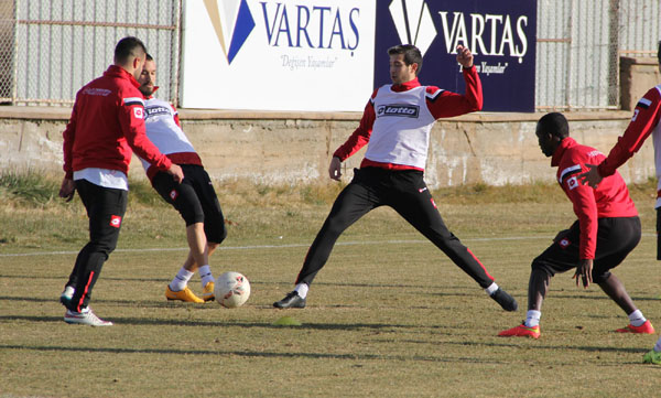 Adanaspor, Maç Saatini Bekliyor