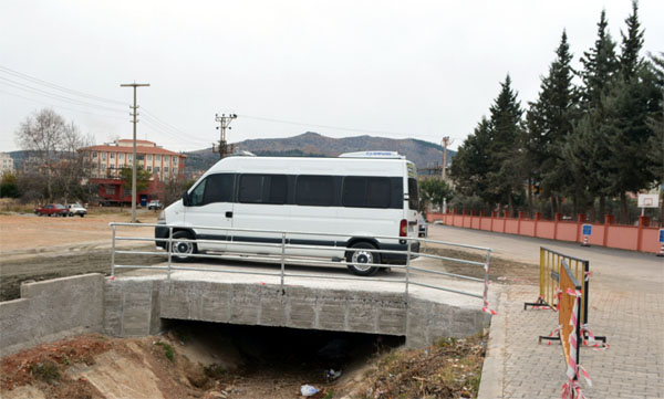 10 Metre Genişliğindeki Köprü Trafiğe Açıldı