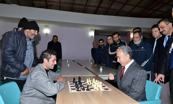 Büyük'ten Ekrem Tok Ruh Sağlığı Hastalıkları Hastanesine Ziyaret