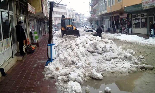 ASKİ, Kara Aldırış Etmiyor