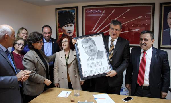 CHPnin kırsalla bağları yeniden kuruluyor