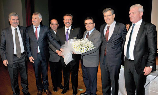 Oyan, 400-500 milyar dolar borçla sahte refah algısı yarattılar
