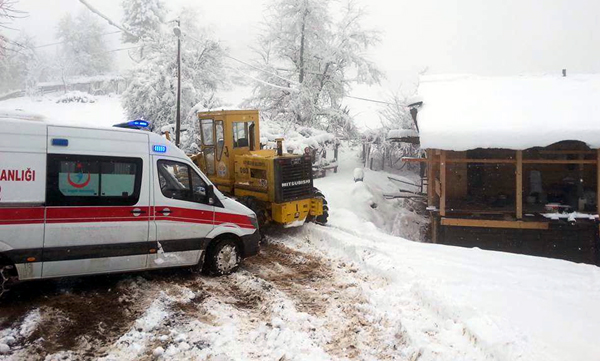 Hastaya ulaşamayan ambulansın yolunu Kozan belediyesi açtı