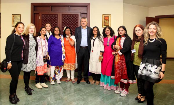 Hintli eğitimcilerden Başkan Karalar'a ziyaret