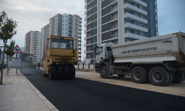 Mavi Bulvar Asfaltlanıyor