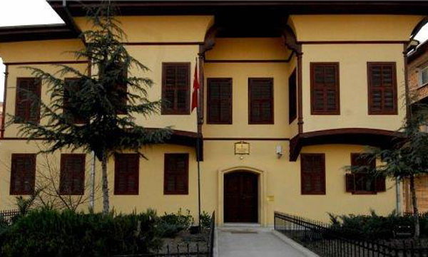 Atatürk müzesine ziyaretçi akını