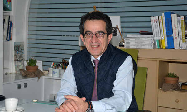 Mimarların Başkanı Ozan V. Tüzün, Oldu