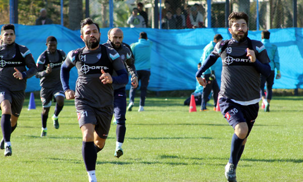 Adana Demirspor tempoyu artırdı