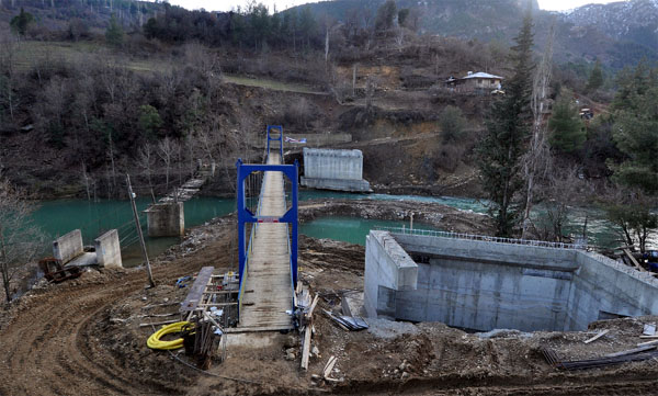 Büyükşehir, Saimbeyliye yol ve köprüler yaptırıyor