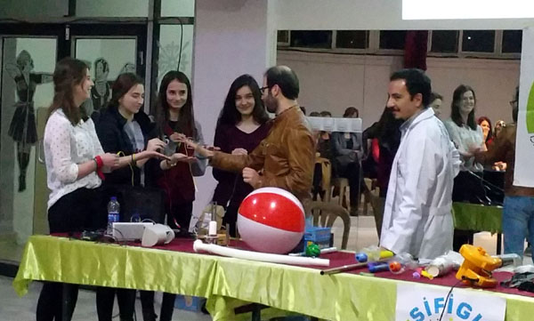 Adana'nın sihirbaz fizikçileri