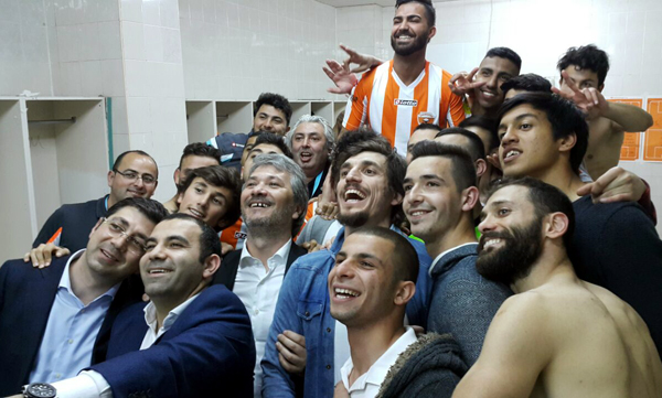 Kaplan da şampiyonluk şarkıları