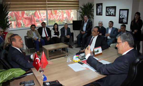 Sözlüden CHPye sürpriz ziyaret