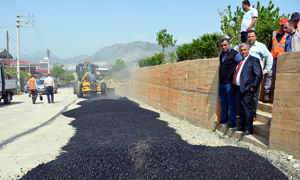 Kozan Belediyesi sıcak asfalt sezonunu açtı