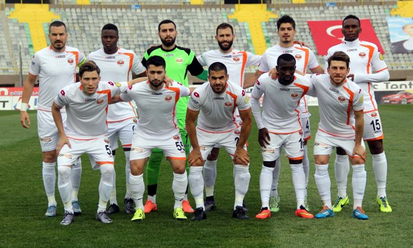 Lider taraftarının huzurunda