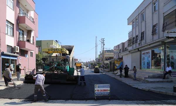 Yüreğir'de yollar asfaltlanıyor