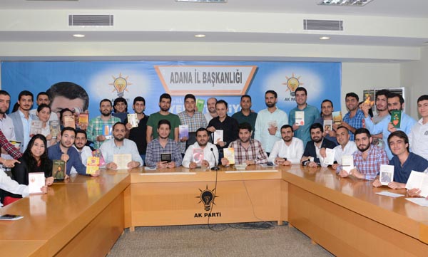  AK Partili Gençlerden Kitap Değiştirme Kampanyası 