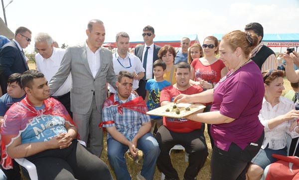 NATO radar üssü engellilerin hizmetinde