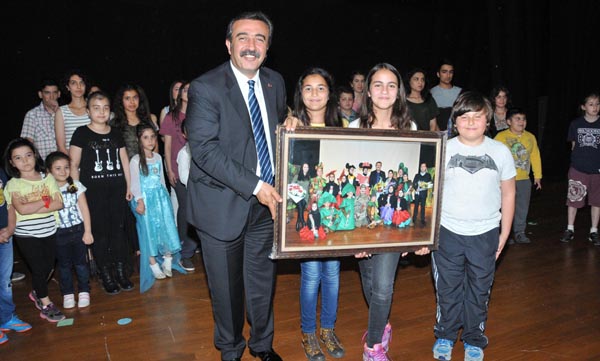 Çukurova'nın tiyatro kursuna yabancı ilgisi