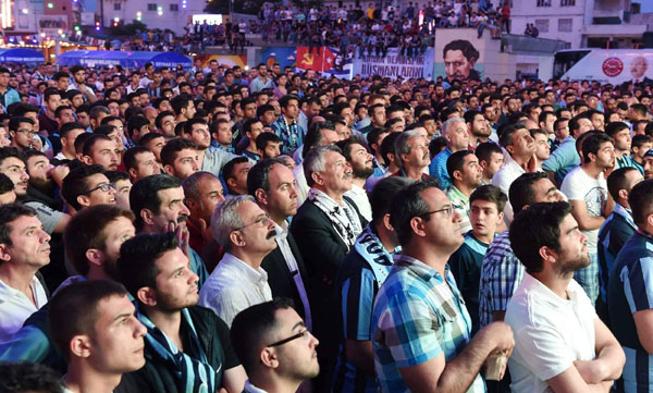 Karalardan Demirspor taraftarına davet 