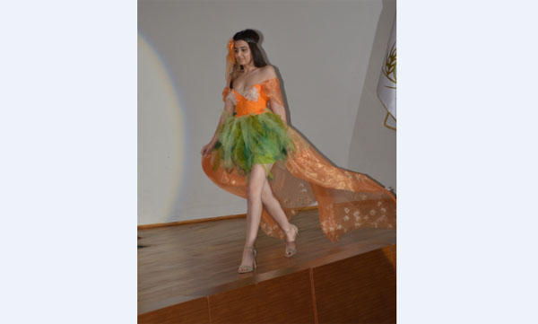 Çukurova Üniversitesi'nde Bahar Esintileri Defilesi