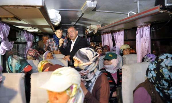 Gürsel Tekin Adanada tarım işçilerini ziyaret edecek
