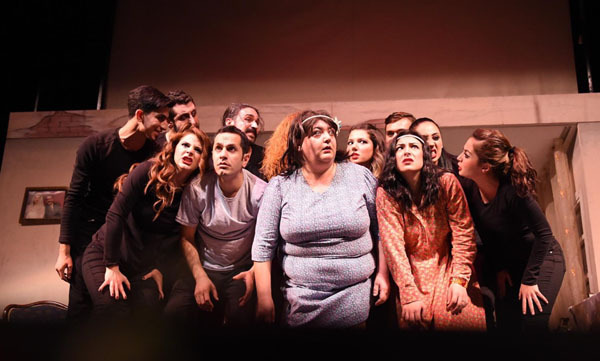 Seyhan Şehir Tiyatrosu Toros Canavarı ile ilçe turnesinde