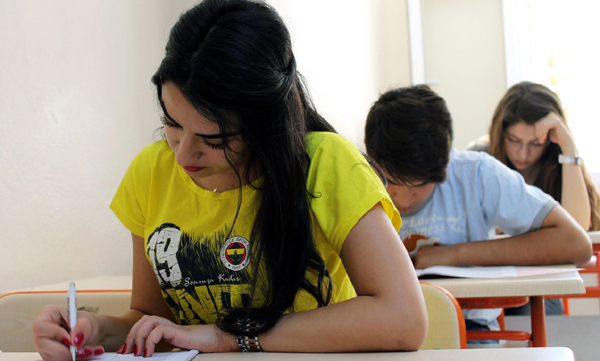 Ücretsiz seviye tespit sınavına öğrencilerden yoğun katılım 
