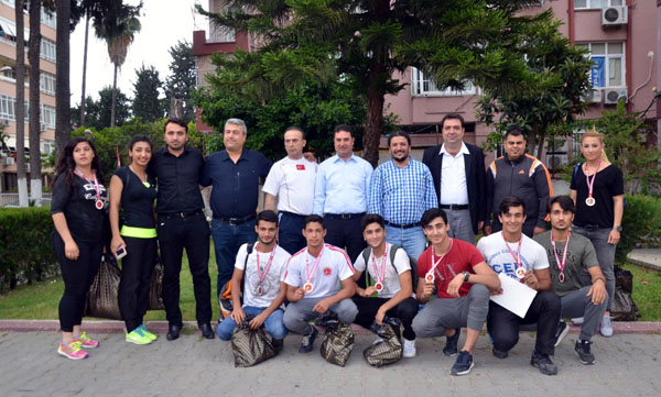 Adanalı Kick Bokscular 11 madalya ile döndüler