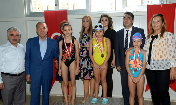 Yarı olimpik havuz hizmete hazır hale getirildi