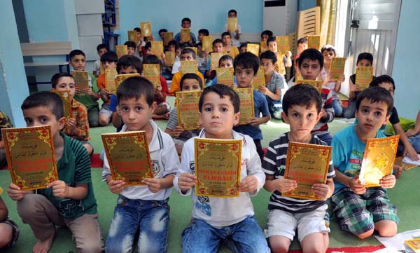 Camide vantilatör kavgası Suriyeli çocuklara kitaba dönüştü