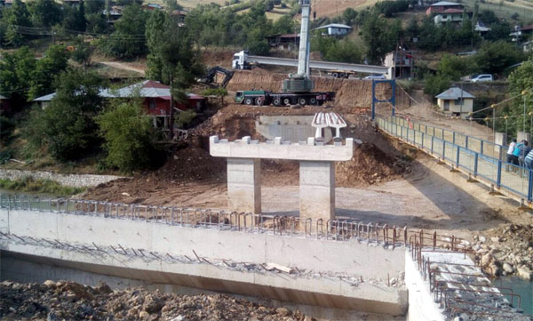 Asırlık köprü sorununu Büyükşehir çözüyor