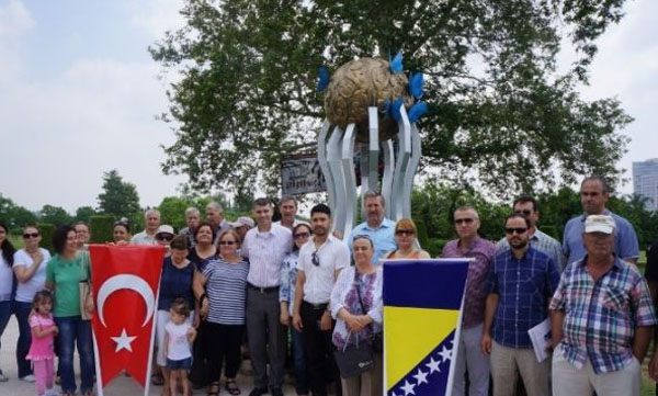 Srebrenitsa, kalbimizde kanayan yara