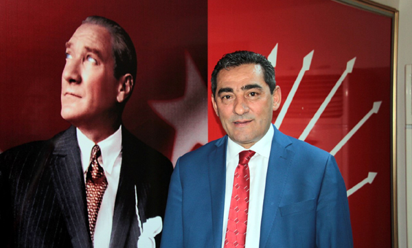 Suriyelilere değil savaşı körükleyenlere tepki gösterilmeli