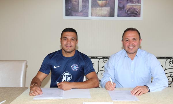 Gökçek Vederson imzaladı