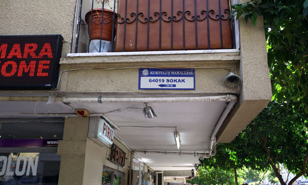 Adanaya Demokrasi Sokağı