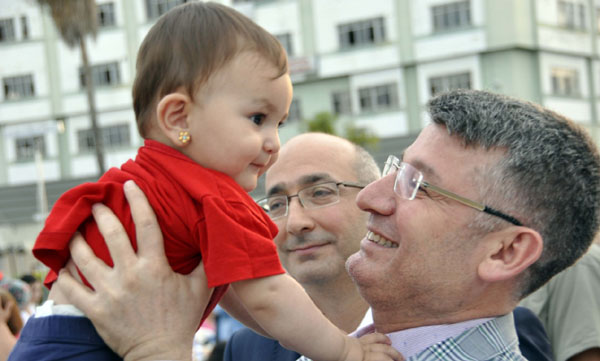 Fikret Yeni, ''Halkın talebine halkı yönetenler kulak versin''