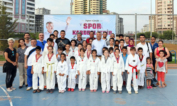 Seyhanda 3 yılda 100 bin kişiye spor eğitimi
