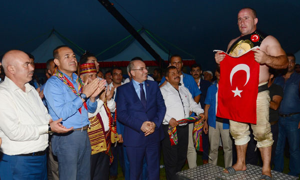 Pehlivanlar Kızıldağda ''altın kemer'' için güreşecek
