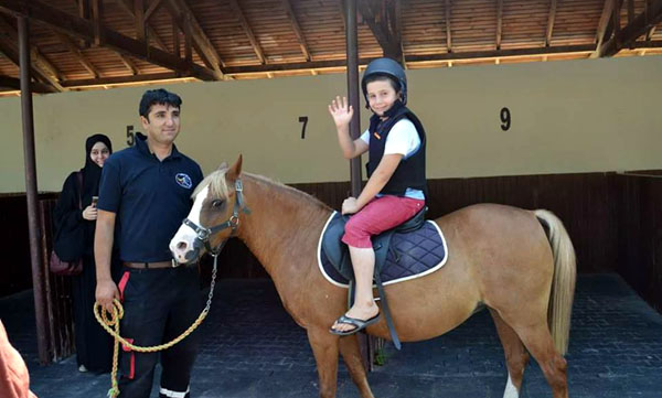 İlk kez ata bindiler