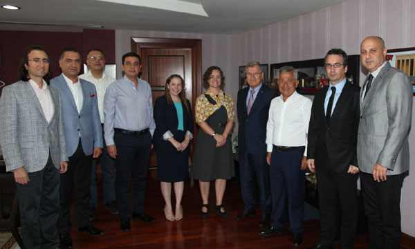 Menevşe'den ABD Adana İkinci Konsolosuna ''Gülen'i iade edin''