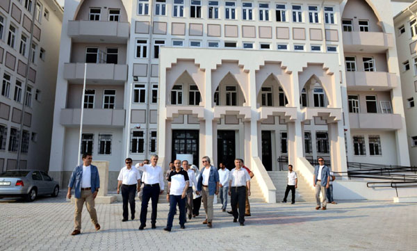 Vali Demirtaş, Okullarda İncelemelerde Bulundu