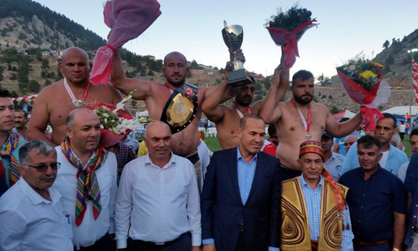 KIZILDAĞ KARAKUCAKTA BAŞPEHLİVAN SAİT BİNGÖL