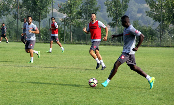 Kaplan Kasımpaşa mesaisine başladı